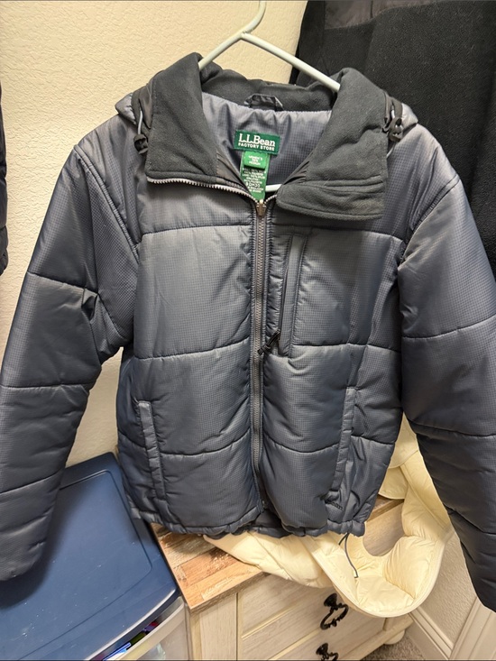L.L. Bean Jackets & Blazers - L.L. Bean Navy Puffer Jacket for Women with Hood